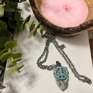 SILVER PLATED PEACE NECKLACE WITH SHELL PENDANT